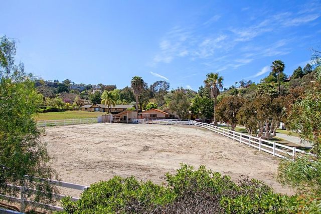 Photo 11 of 12 for 14908 El Camino Real