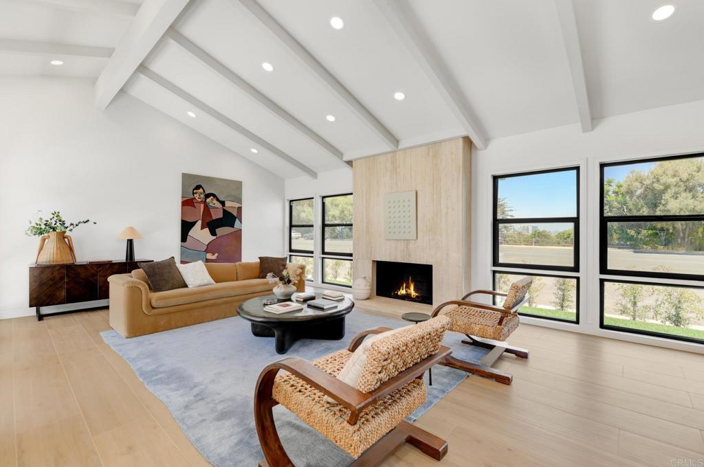 8838 La Jolla Scenic Dr N