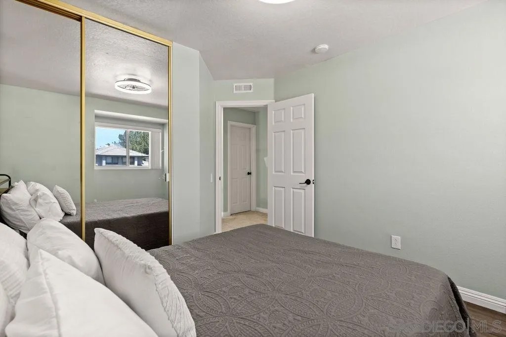 Photo 18 of 24 for 12666 Futura St