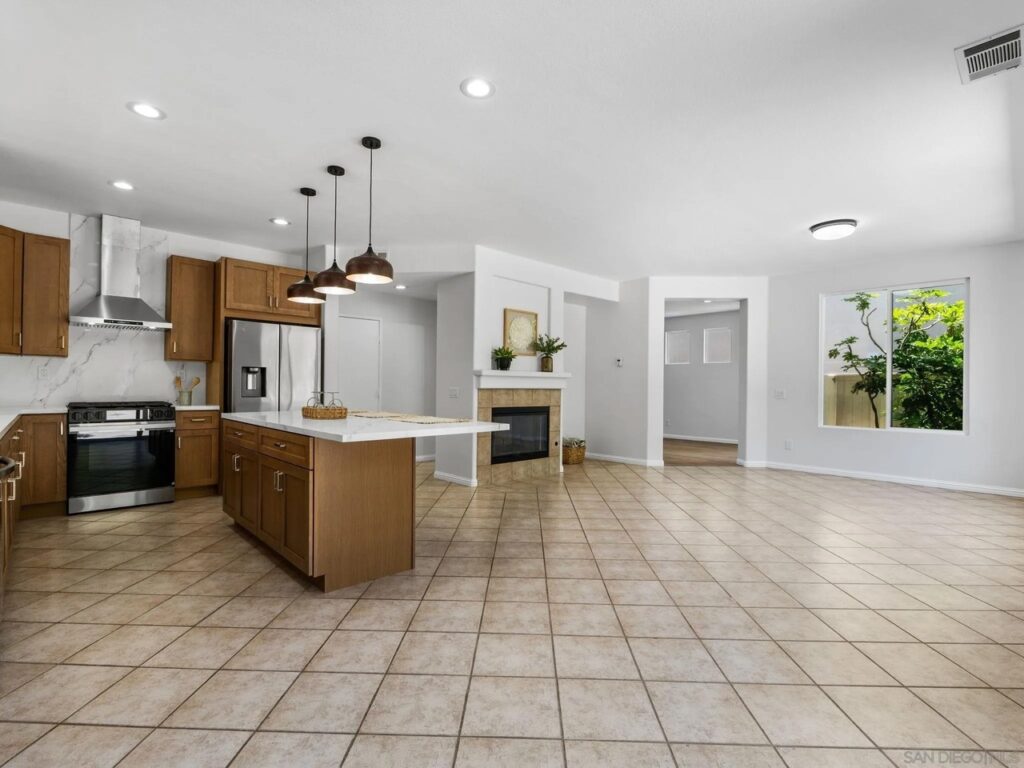 Photo 6 of 20 for 4308 Calle Mar De Ballenas South
